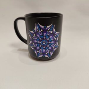 Črna skodelica za čaj