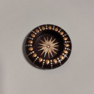 Okrofli svečnik zemlja