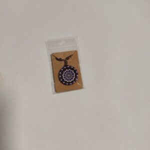 Verižica z lila mandalo